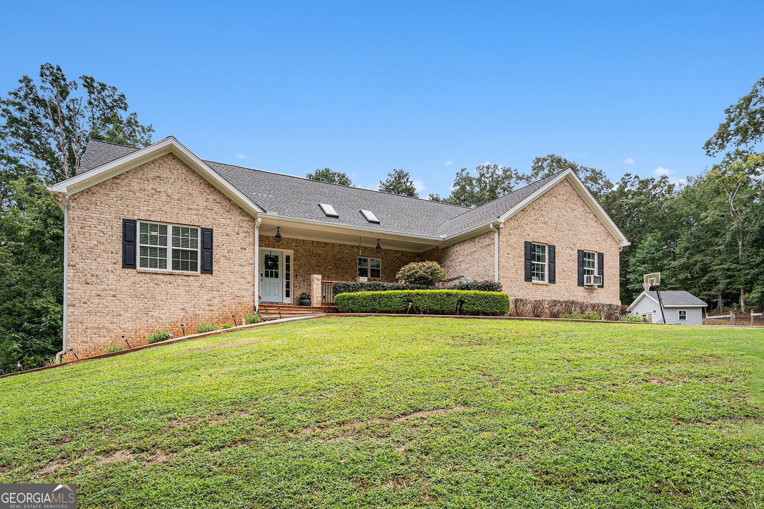 3300 Rogers RD