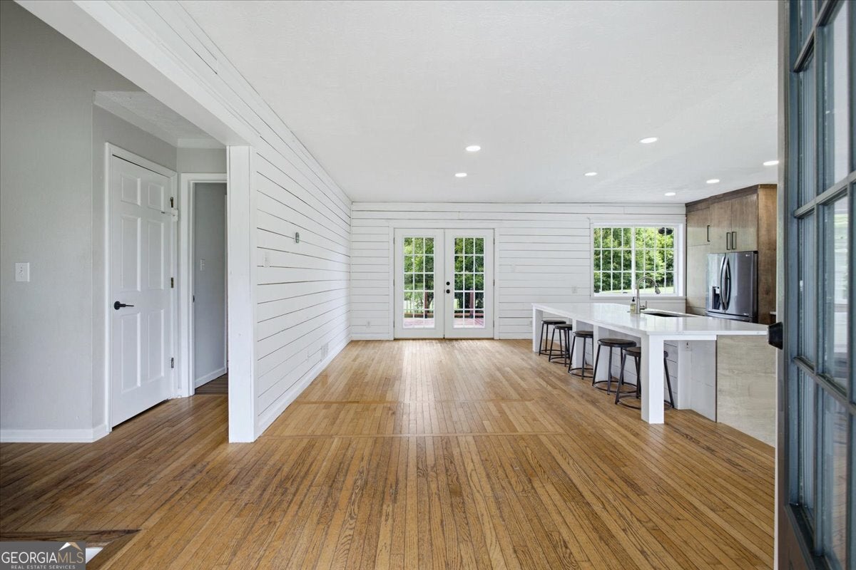 330 Sandy Lake CIR