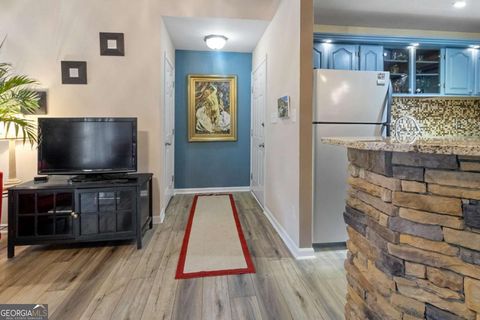 Photo of 690 Mcgill Place NE, Atlanta, GA 30312 (MLS # 10577296)