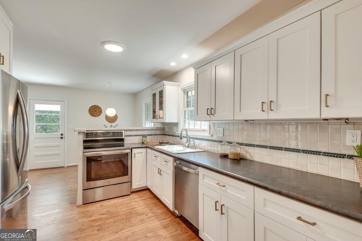1275 Oak Grove DR
