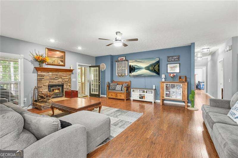 560 Mccready DR