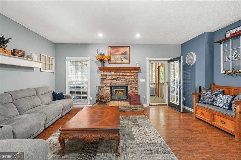 560 Mccready DR
