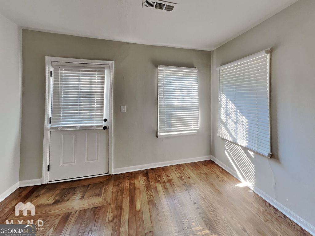 Photo of 1319 Campbellton Road SW, Atlanta, GA 30310 (MLS # 10686970)