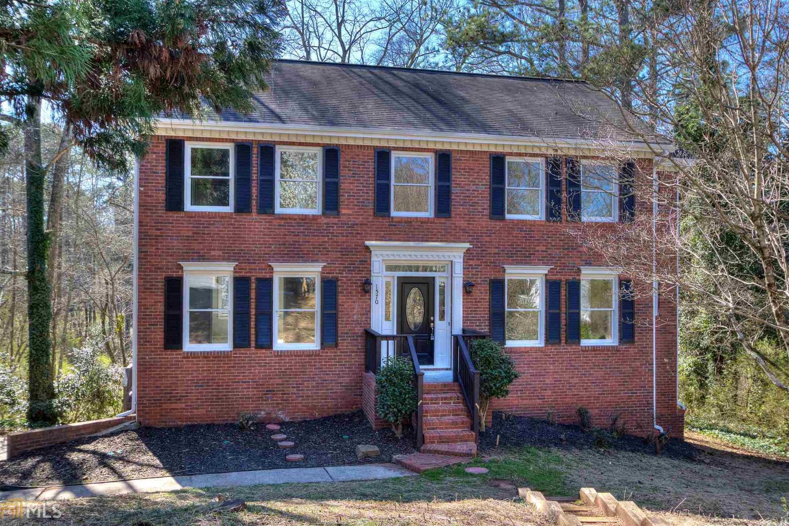 Check out this fully renovated home. This house has undergone a total transformation. New bamboo hardwoods on main floor, new carpet, fresh paint, updated kitchen with new appliances and granite. Both upstairs bathrooms have been fully upgraded new vanities. Enjoy time on your back porch that over looks a winding creek.