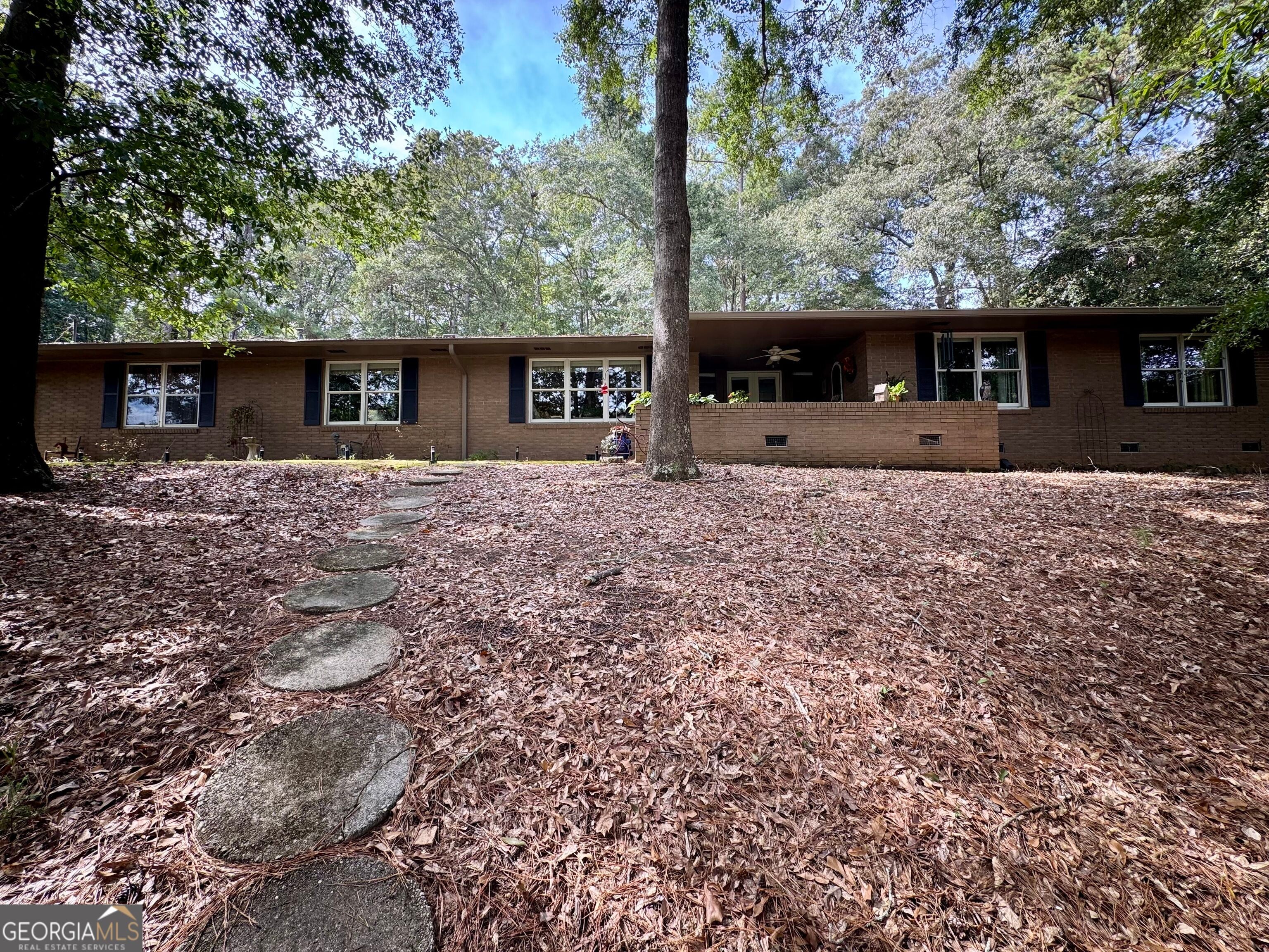 1100 Phelps RD