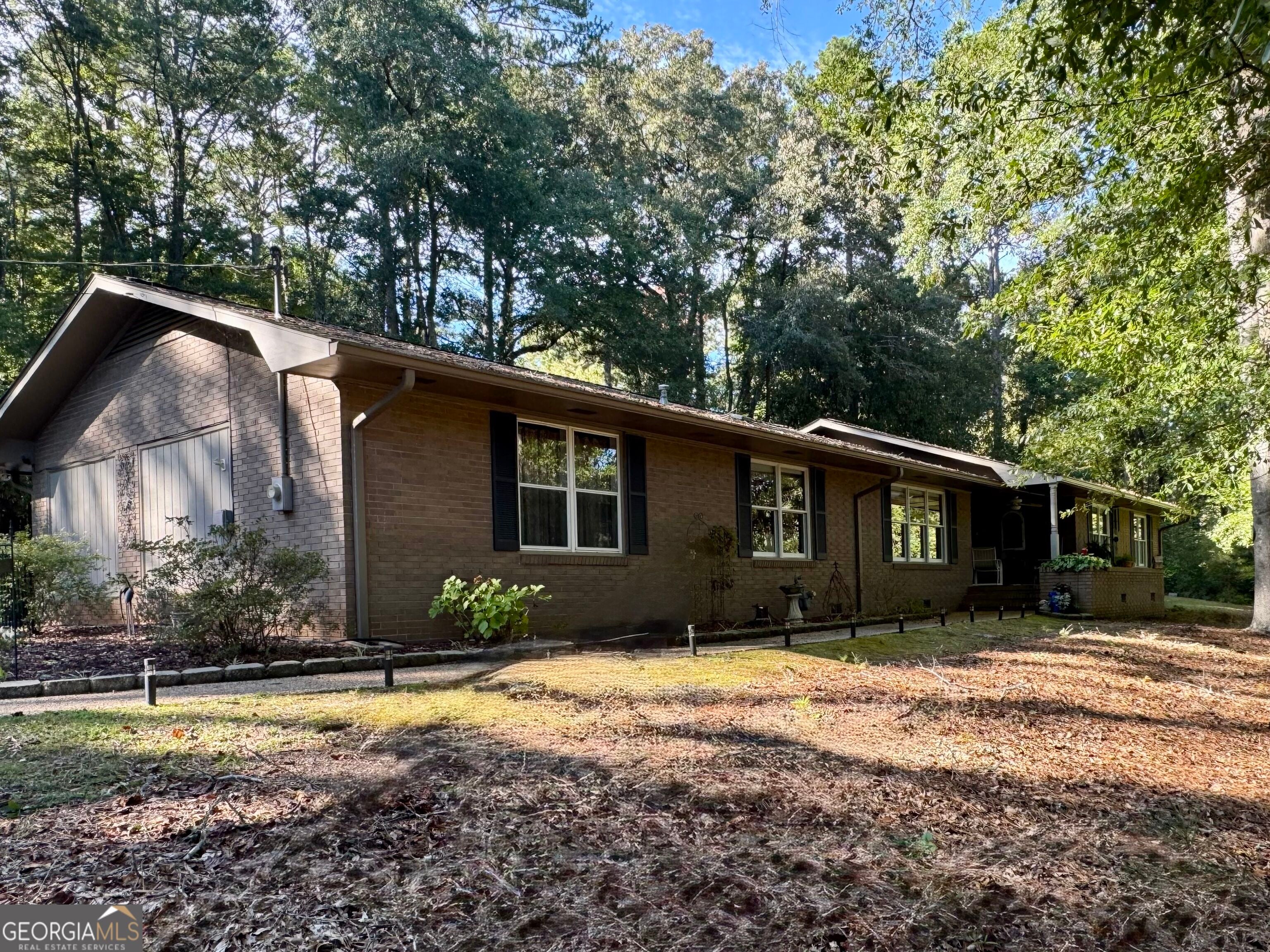 1100 Phelps RD
