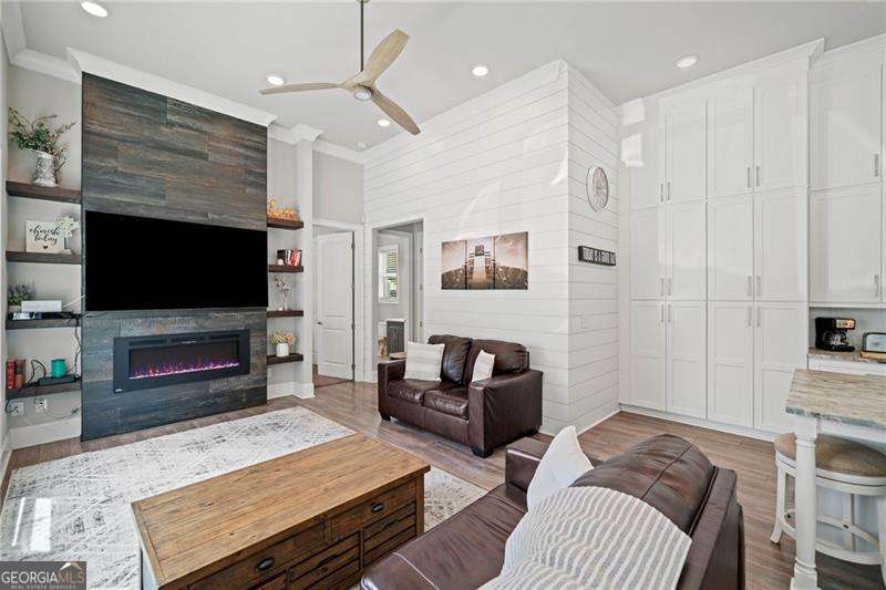 170 Fowler ST 100