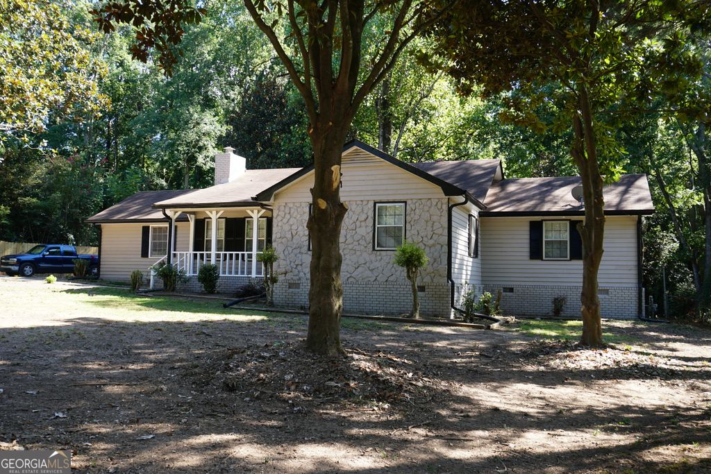 Photo of 9243 Seminole Rd, Jonesboro, GA 30236 (MLS # 10684802)