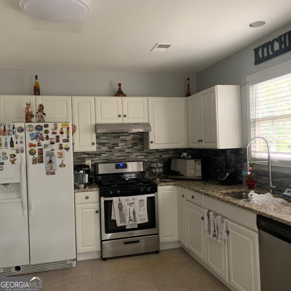1041 San Lacinto LN