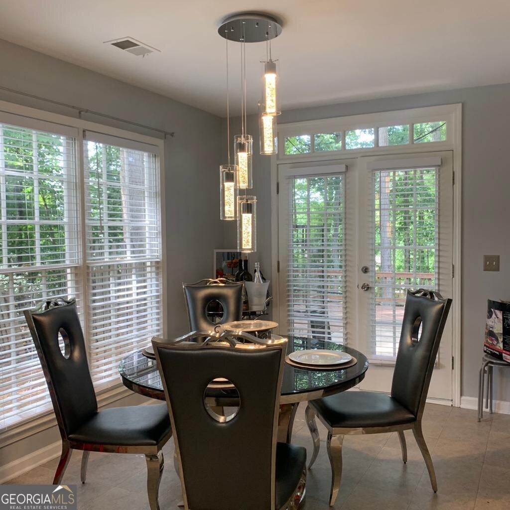 1041 San Lacinto LN