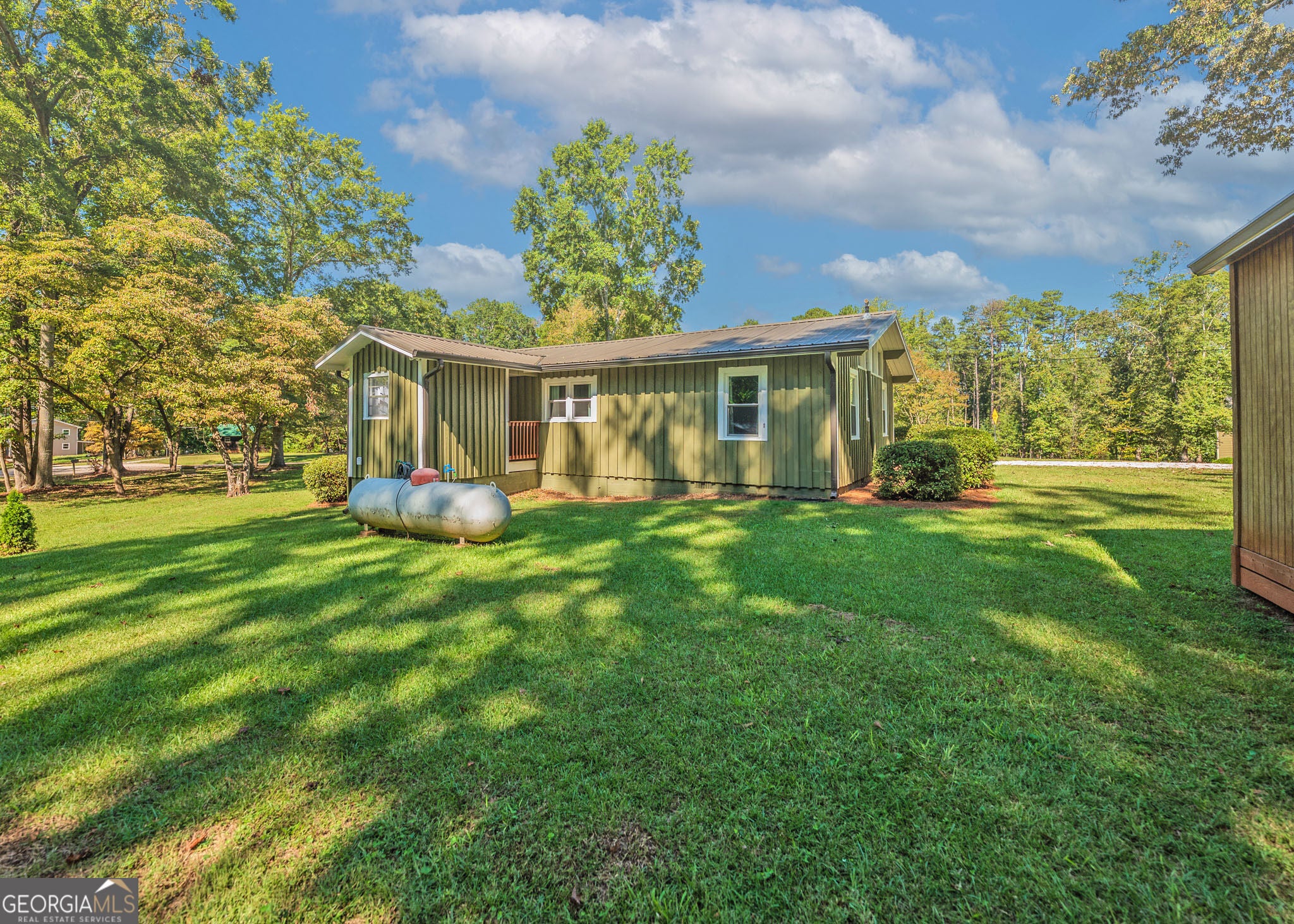 991 Lakeshore RD