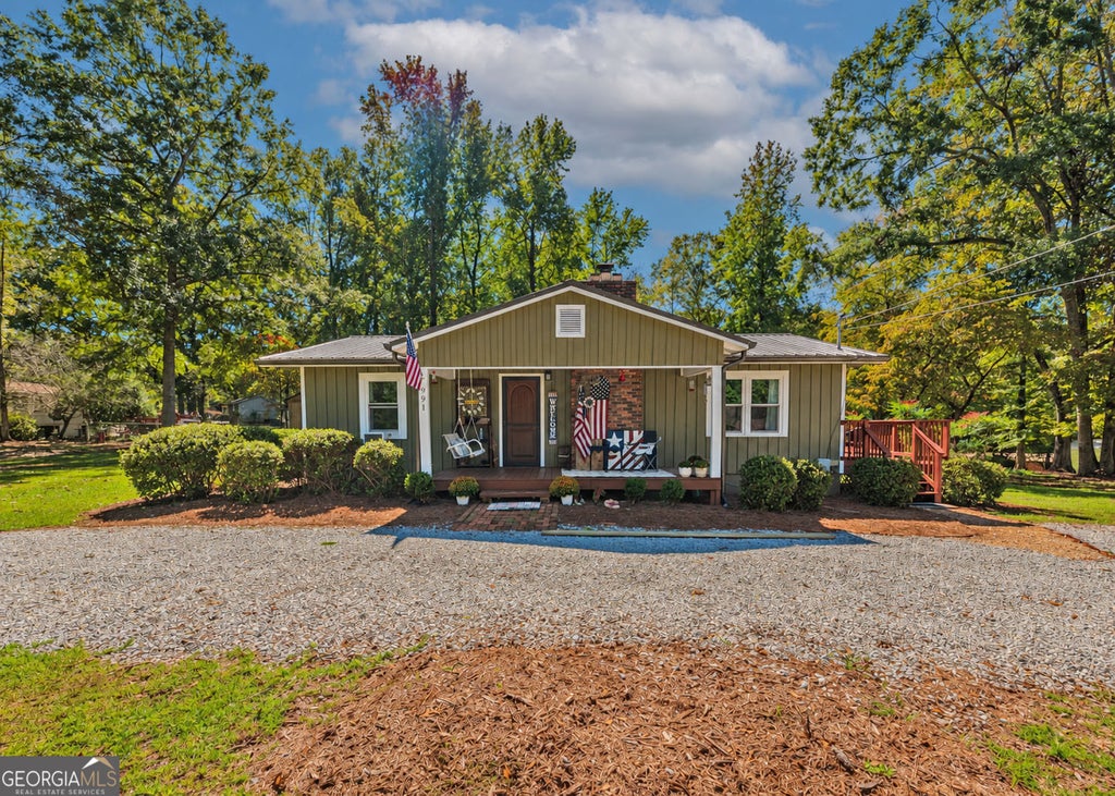 Photo of 991 Lakeshore Road, Martin, GA 30557 (MLS # 10869957)
