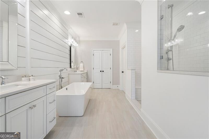 Mountain Walk - Residential Lease
