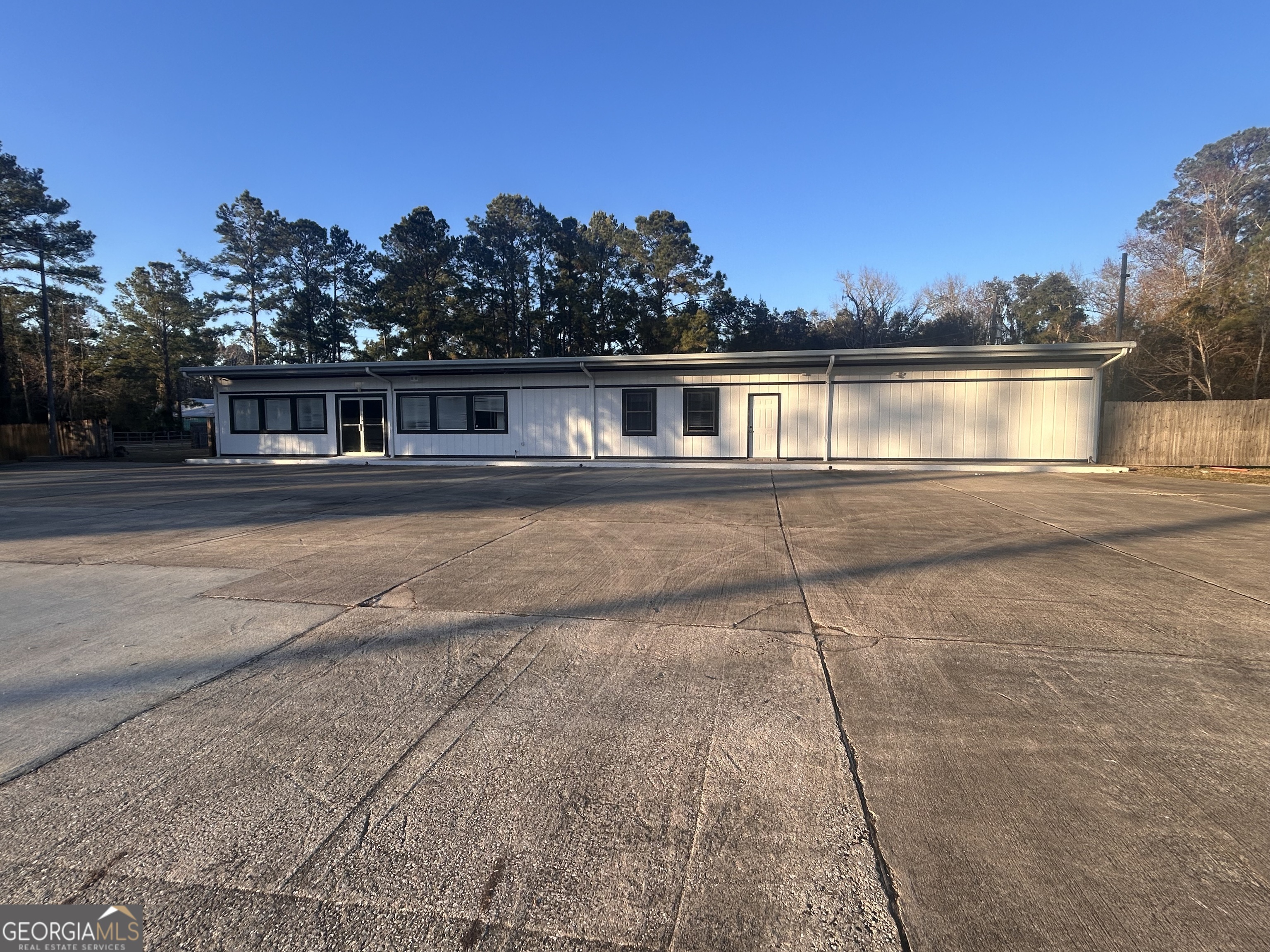 6523 Harrietts Bluff RD