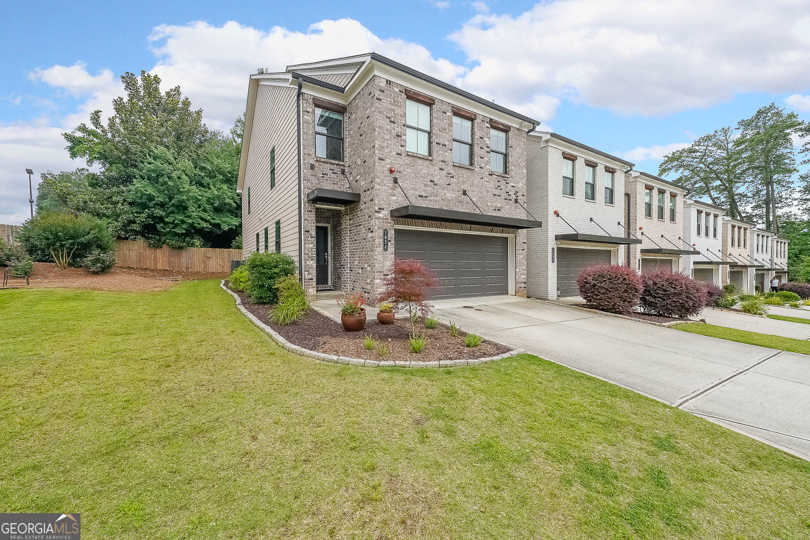 1024 Rohner WAY