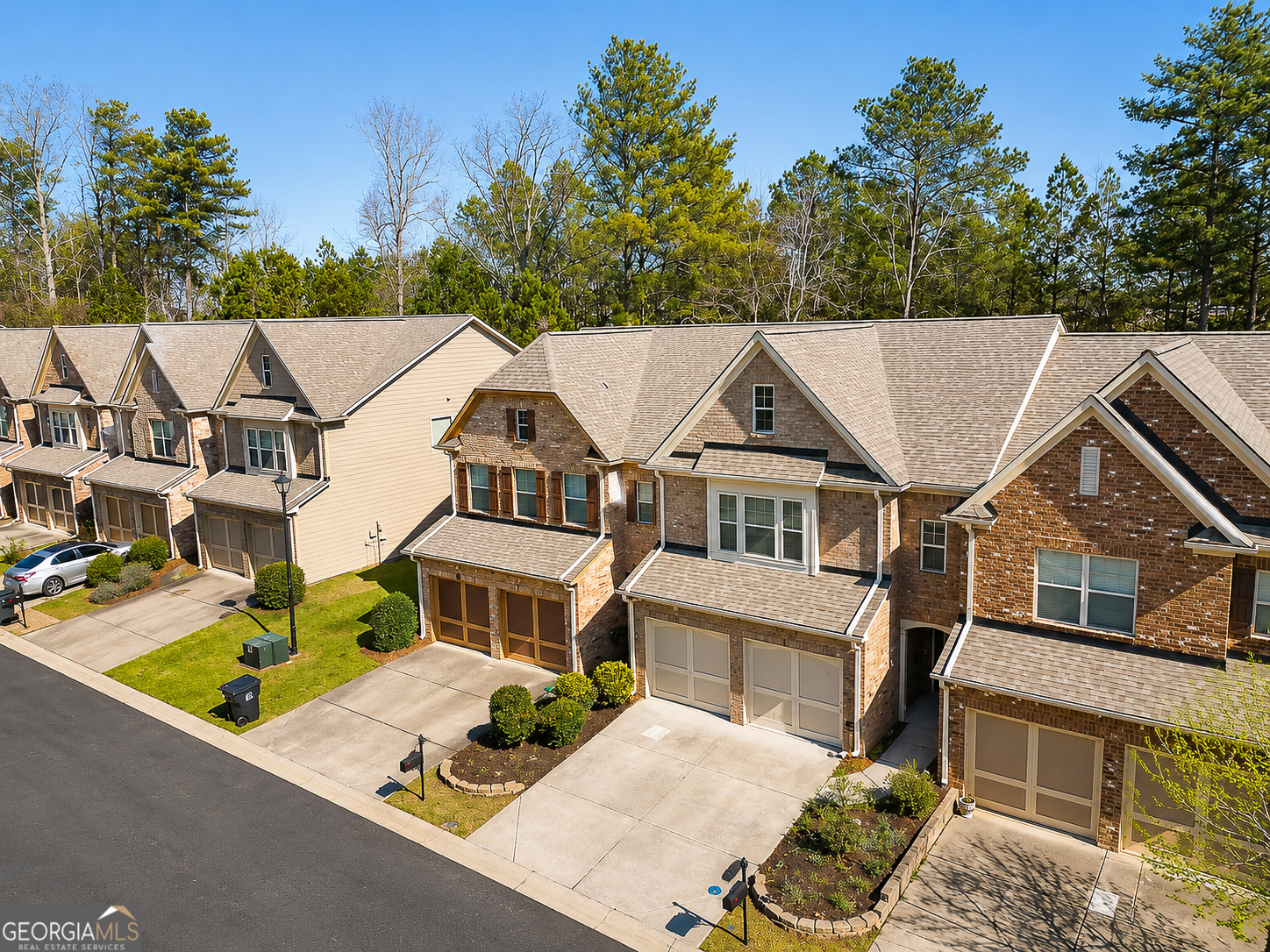 1615 Faircrest LN