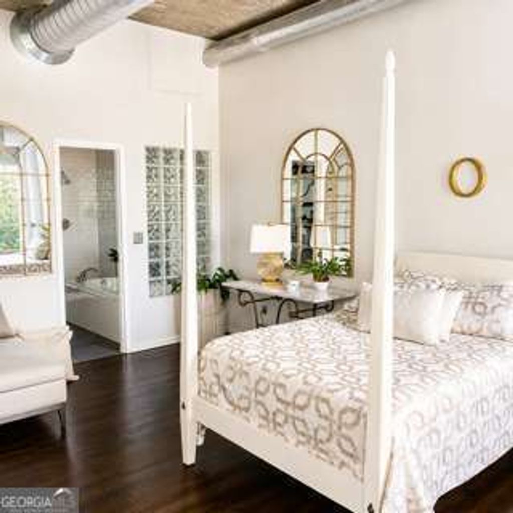 Photo of 3235 Roswell Road NE #402, Atlanta, GA 30305 (MLS # 10762964)