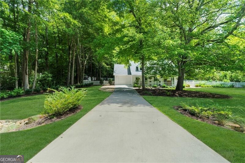 205 Mayfield CIR