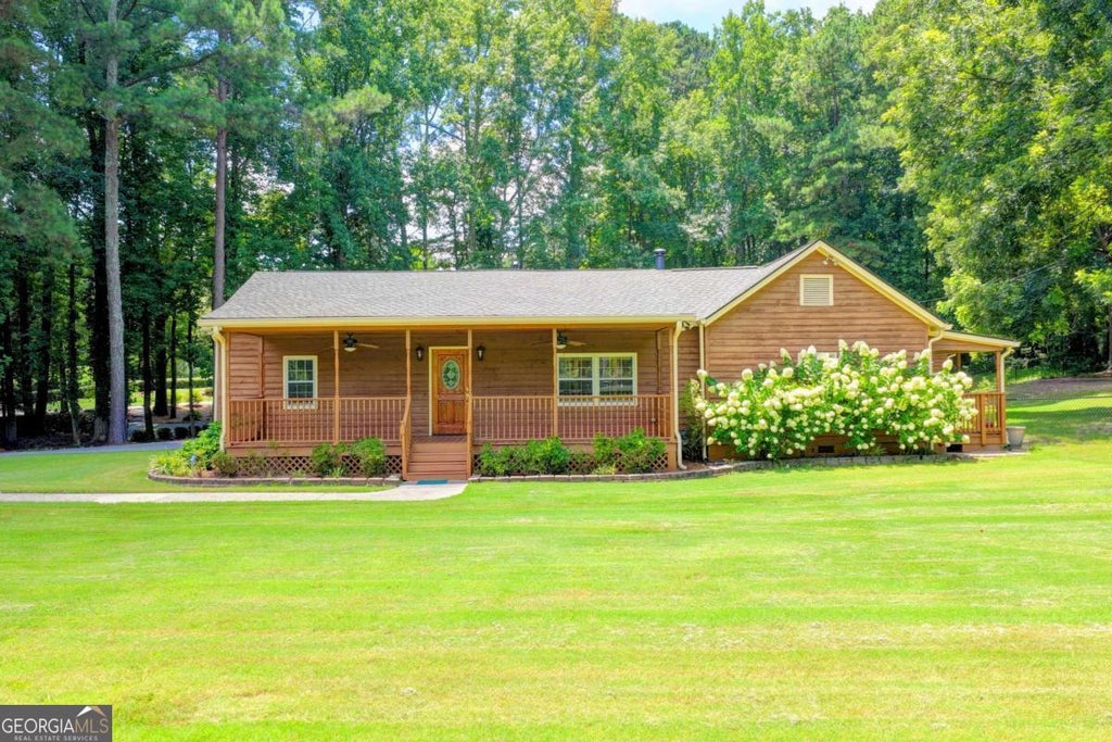 Photo of 1889 Ridgedale Drive, Snellville, GA 30078 (MLS # 10810490)