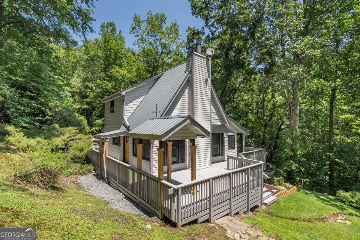 225 Cherokee Circle