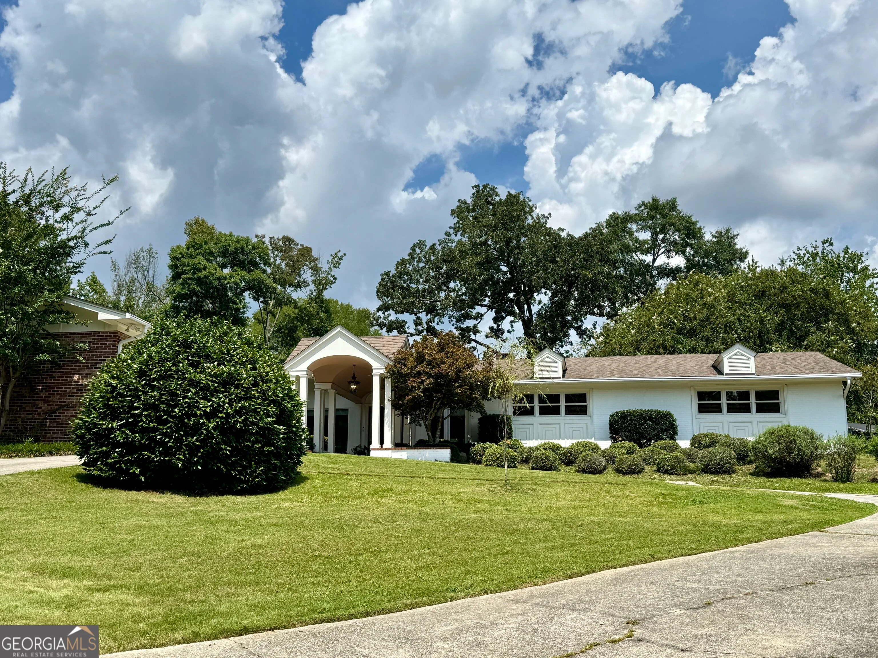 557 Walton Court