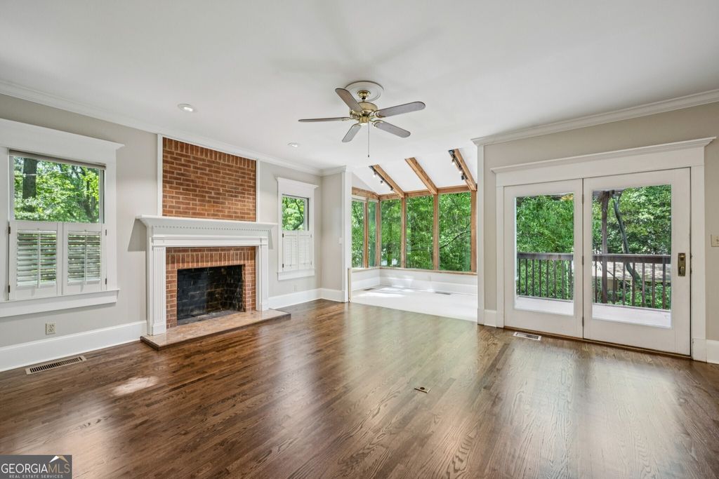 Photo of 952 Edgewood Avenue NE, Atlanta, GA 30307 (MLS # 10734683)