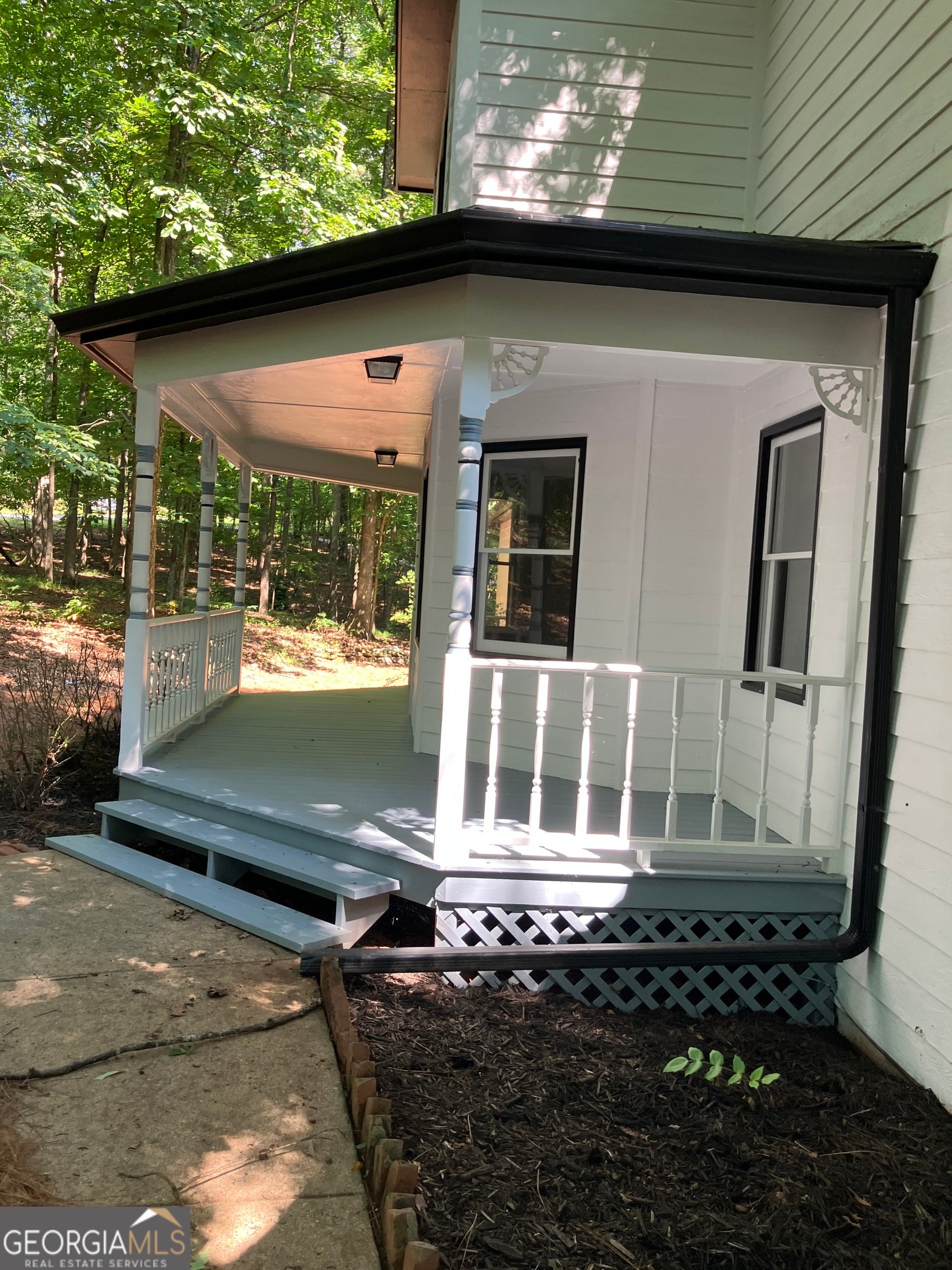 19 ROCKY SHOALS RD