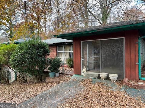 Photo of 1581 Woodland Circle SE, Atlanta, GA 30316 (MLS # 10618296)
