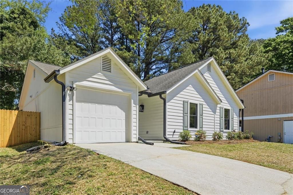 Photo of 798 Durham Trail, Stone Mountain, GA 30083 (MLS # 10729600)