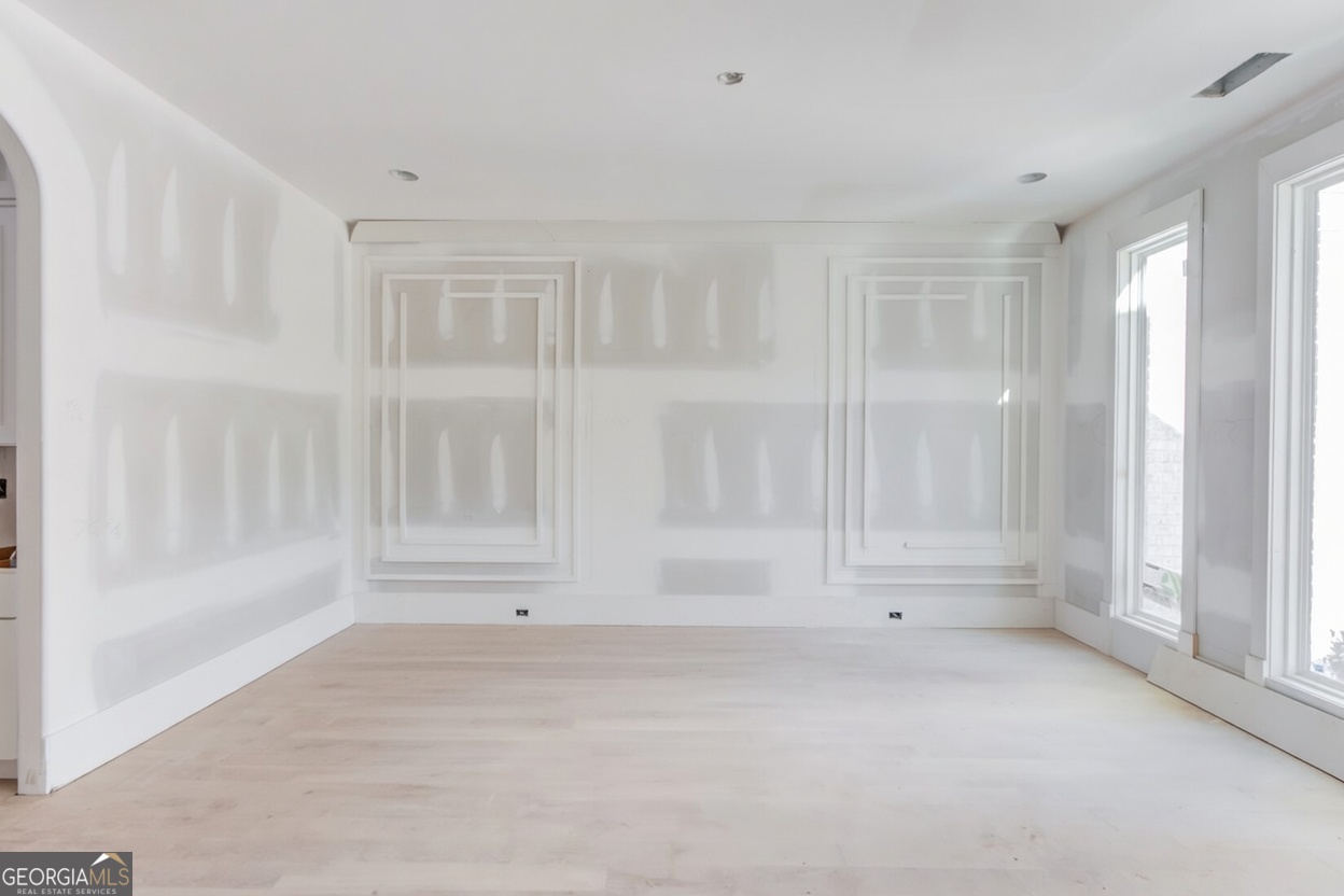 681 Old Peachtree RD