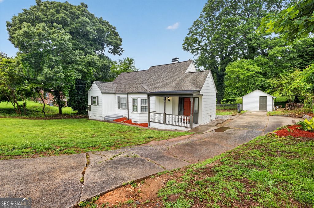 Photo of 1093 Enota Avenue NE, Gainesville, GA 30501 (MLS # 10773246)