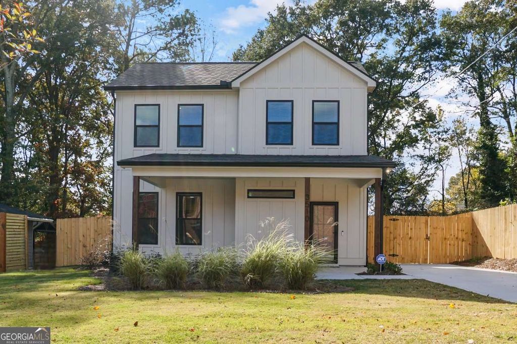 Photo of 3510 Thompson Drive NW, Atlanta, GA 30331 (MLS # 10676012)