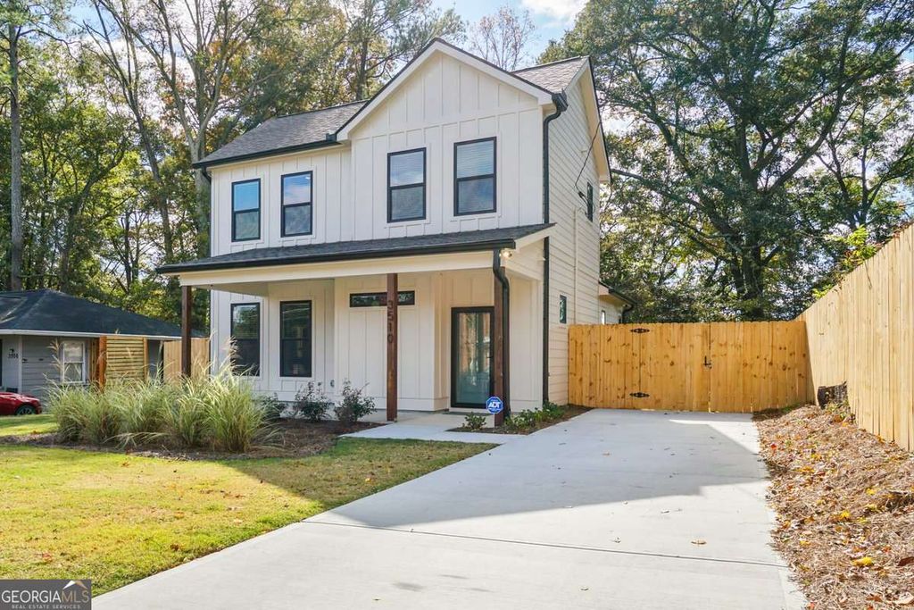 Photo of 3510 Thompson Drive NW, Atlanta, GA 30331 (MLS # 10676012)