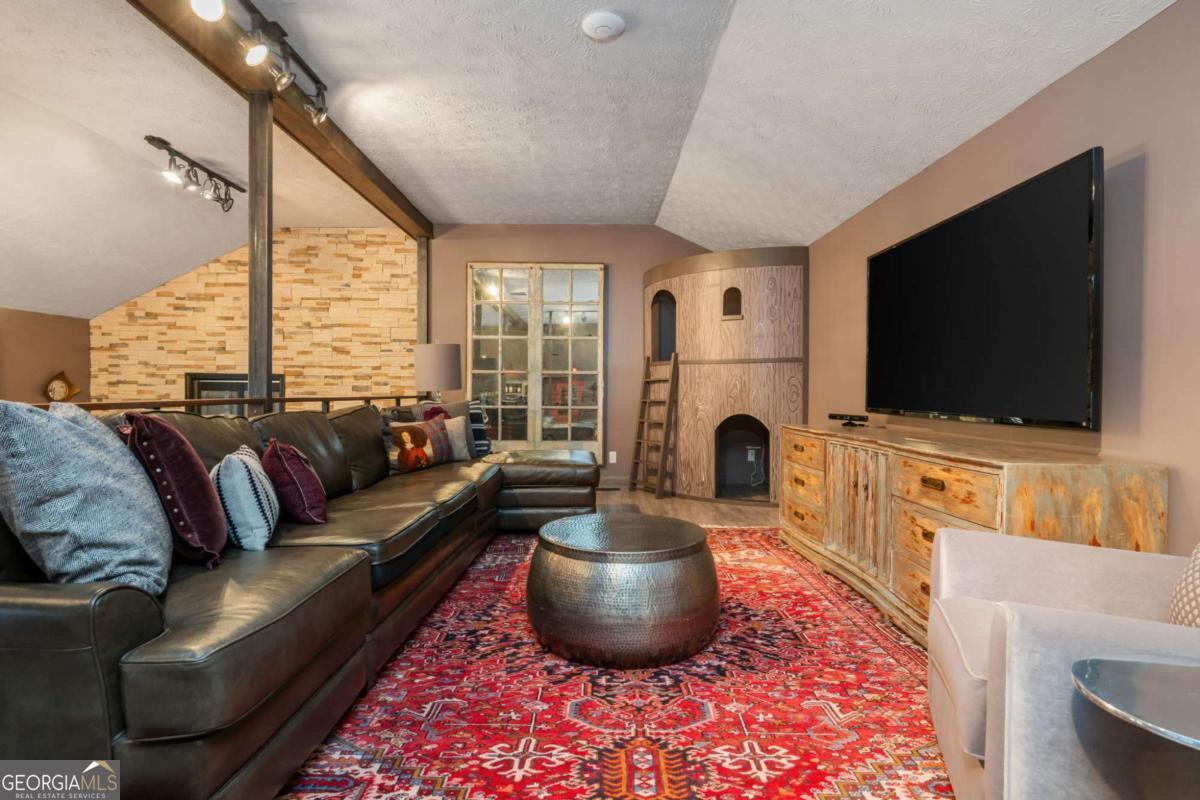 Chimney Springs - Residential