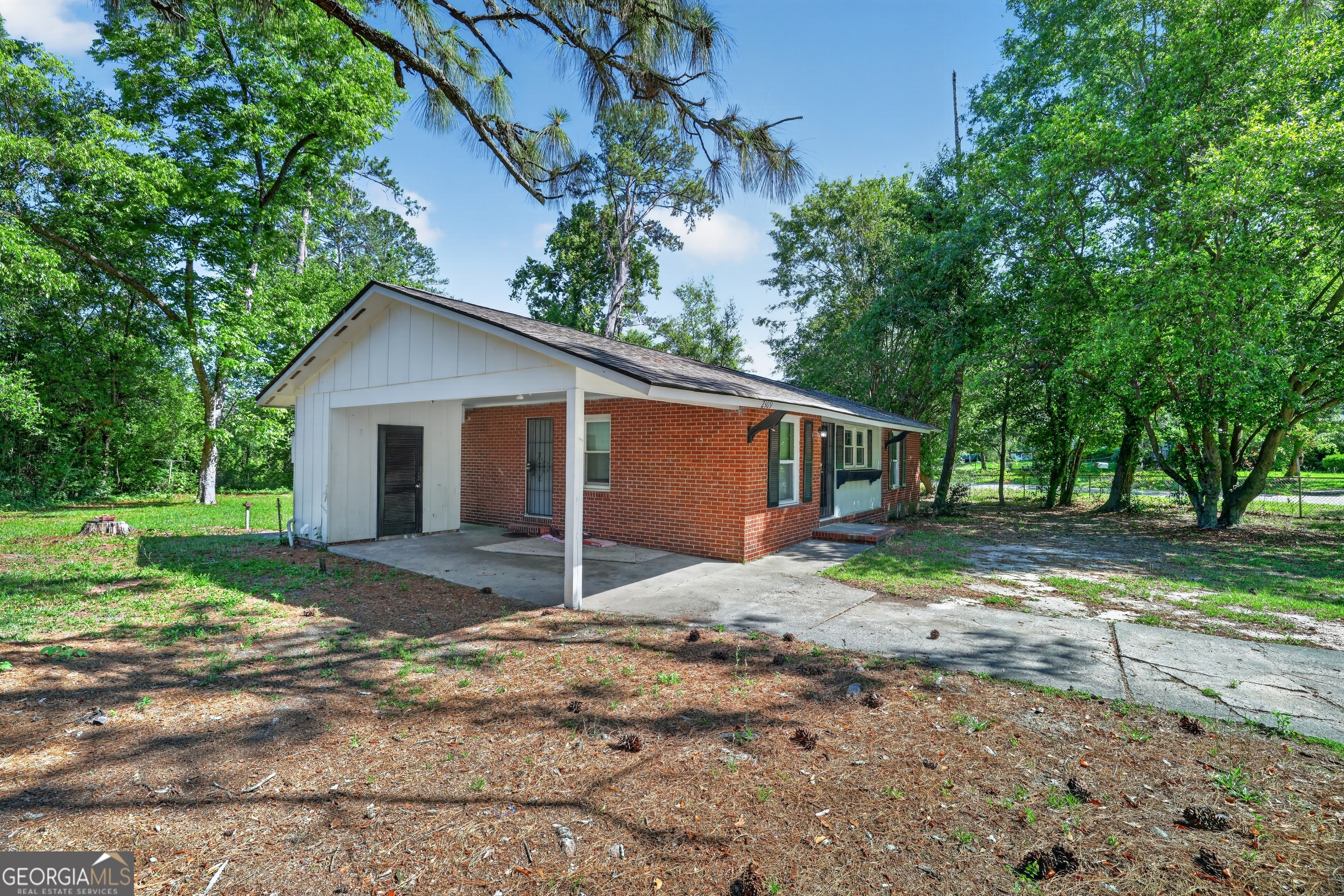 2309 Sumac DR