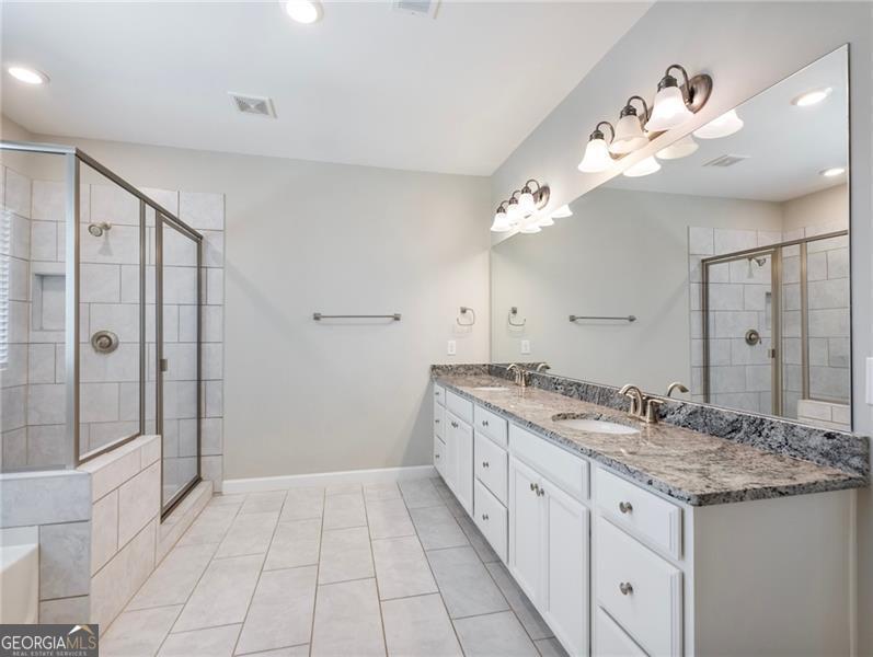 4905 Sterling Close
