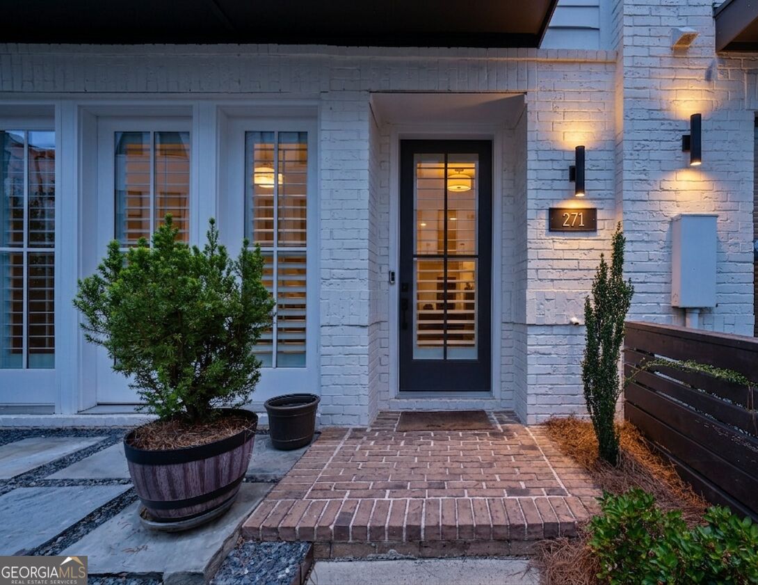 271 Mitchell LN
