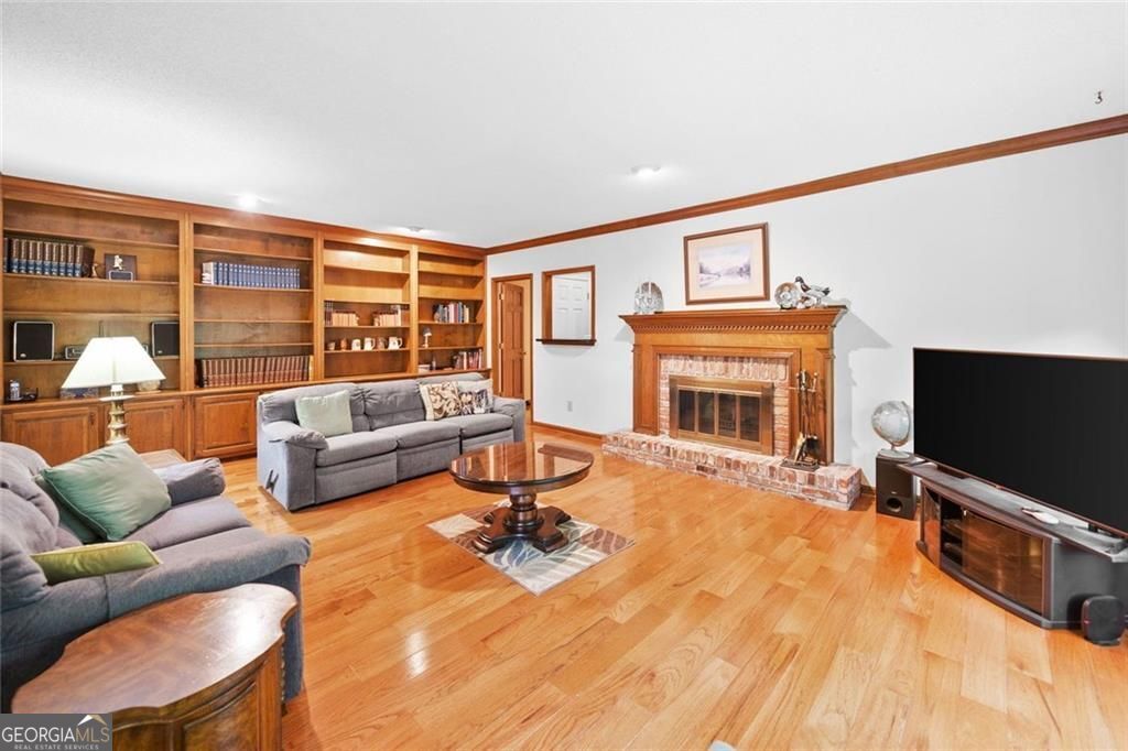 Roswell, Georgia 30075, United States, 5 Bedrooms Bedrooms, ,4 BathroomsBathrooms,Residential,Active,162044