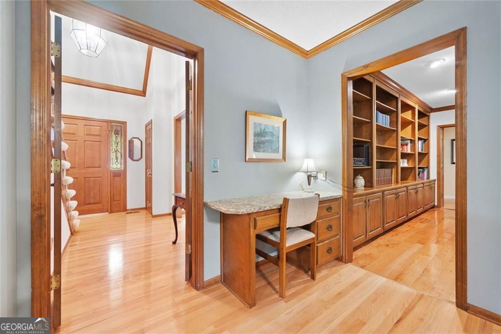 Roswell, Georgia 30075, United States, 5 Bedrooms Bedrooms, ,4 BathroomsBathrooms,Residential,Active,162044