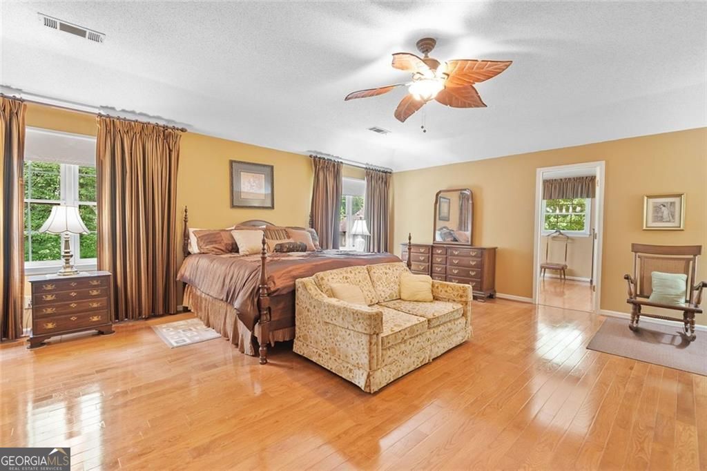 Roswell, Georgia 30075, United States, 5 Bedrooms Bedrooms, ,4 BathroomsBathrooms,Residential,Active,162044