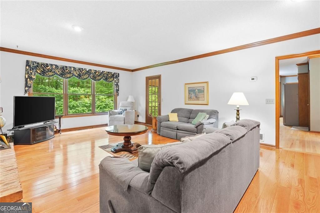 Roswell, Georgia 30075, United States, 5 Bedrooms Bedrooms, ,4 BathroomsBathrooms,Residential,Active,162044