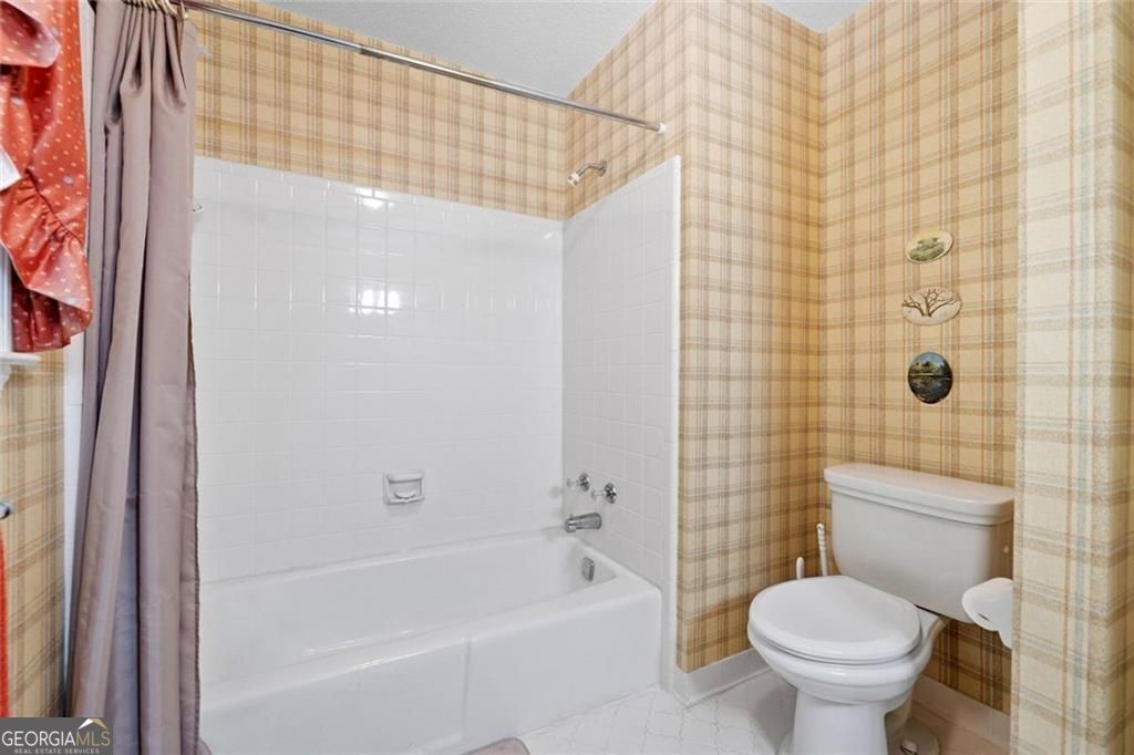 Roswell, Georgia 30075, United States, 5 Bedrooms Bedrooms, ,4 BathroomsBathrooms,Residential,Active,162044