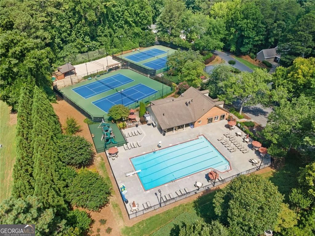 Roswell, Georgia 30075, United States, 5 Bedrooms Bedrooms, ,4 BathroomsBathrooms,Residential,Active,162044