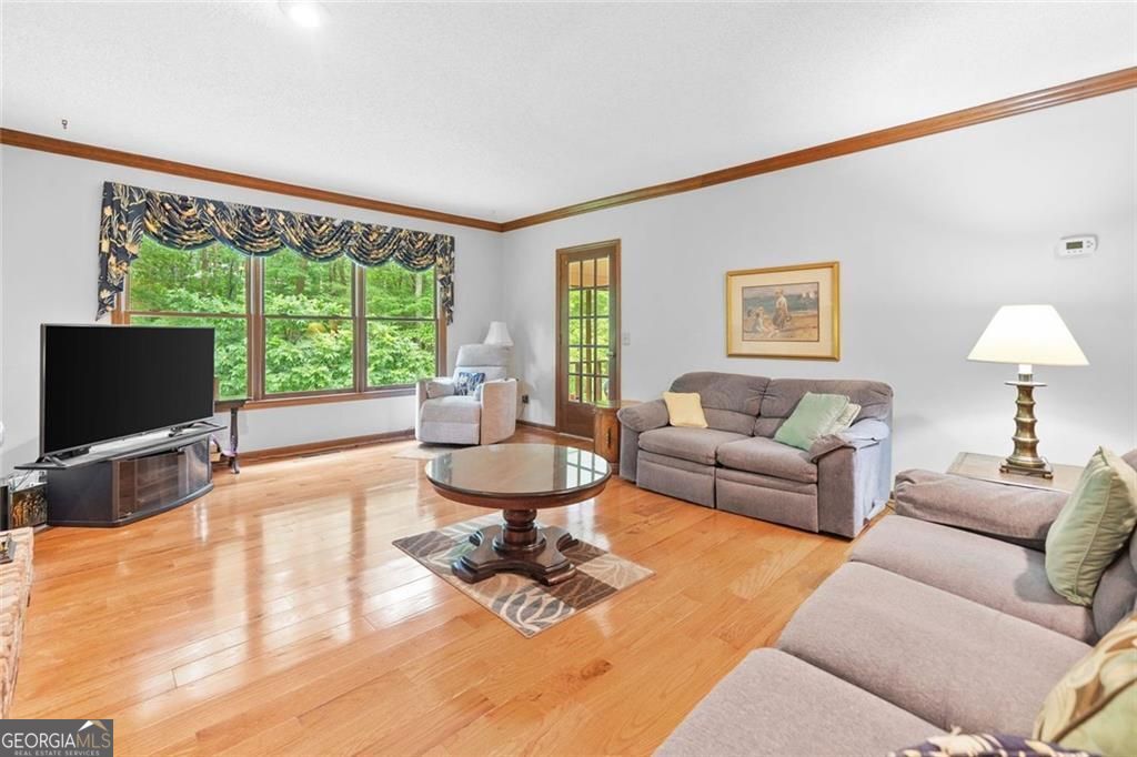 Roswell, Georgia 30075, United States, 5 Bedrooms Bedrooms, ,4 BathroomsBathrooms,Residential,Active,162044