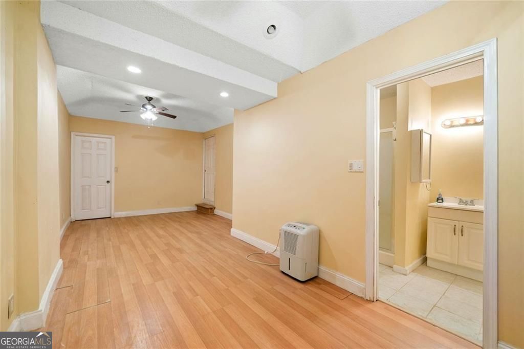 Roswell, Georgia 30075, United States, 5 Bedrooms Bedrooms, ,4 BathroomsBathrooms,Residential,Active,162044