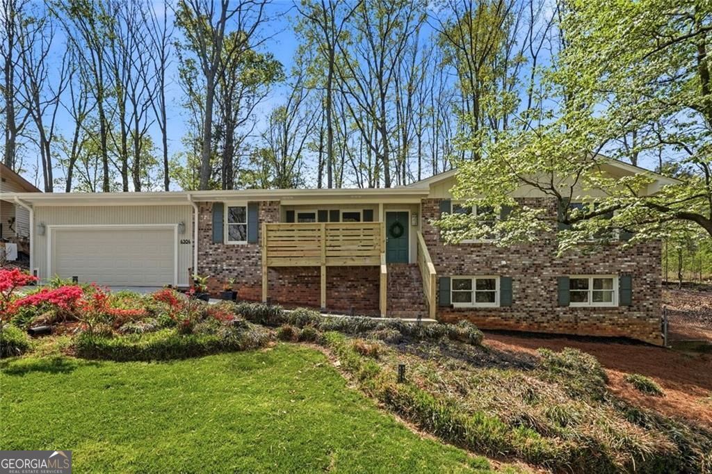 Photo of 4304 Lindsey Way NE, Roswell, GA 30075 (MLS # 10724991)