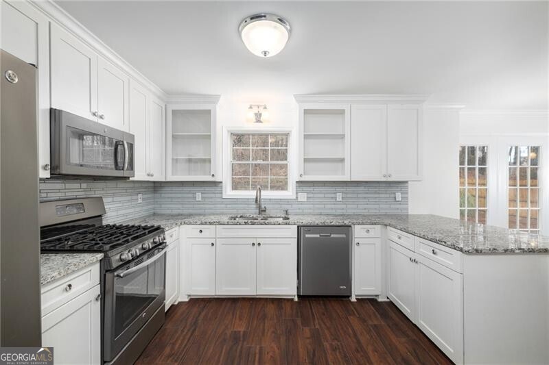 Woodstock, Georgia 30189, United States, 4 Bedrooms Bedrooms, ,3 BathroomsBathrooms,Residential,Pending,78363