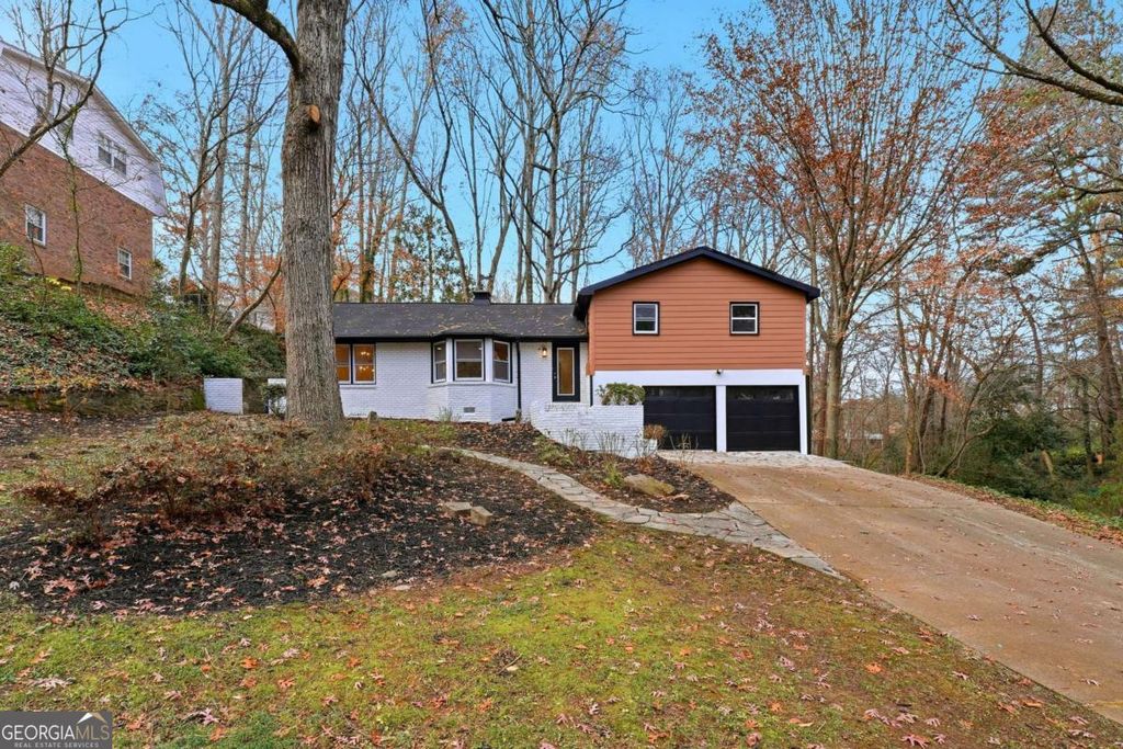 Photo of 2520 Overlook Way NE, Atlanta, GA 30345 (MLS # 10656041)