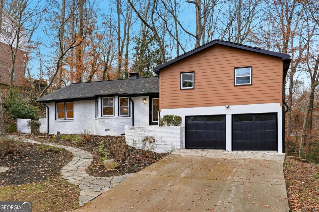 Photo of 2520 Overlook Way NE, Atlanta, GA 30345 (MLS # 10656041)