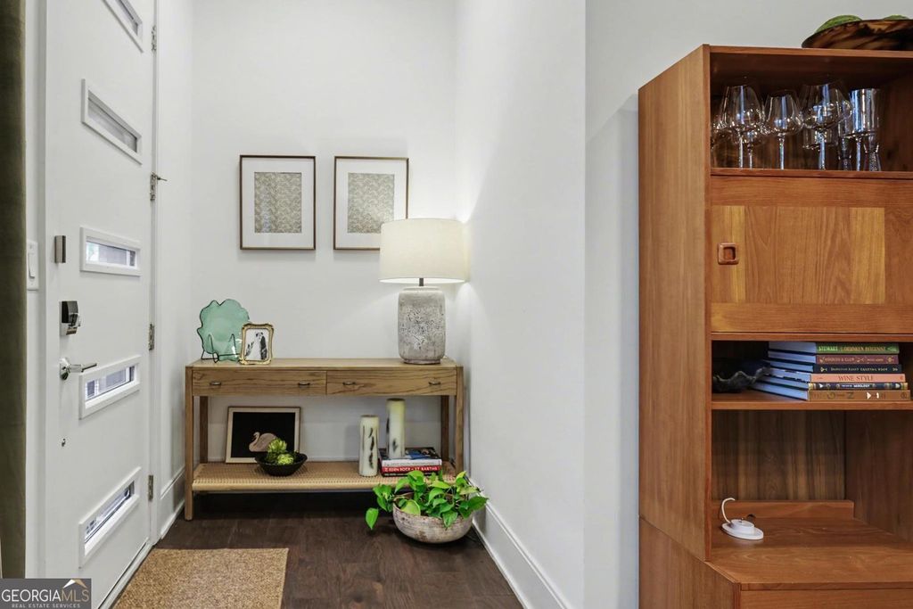 Photo of 1327 Fairmont Avenue NW, Atlanta, GA 30318 (MLS # 10669864)